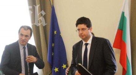 кабинетът орешарски изхарчи извънредно 250 млн лева чобанов мълчи