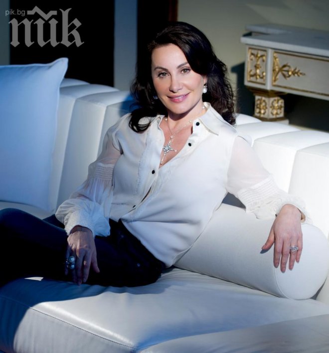 Обезобразена! Дарина Павлова се наду от инжекции срещу бръчки (снимка)