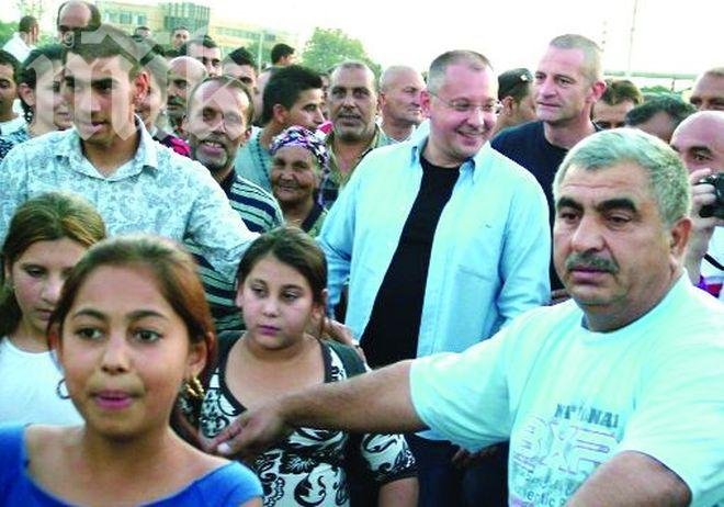 Станишев: Желаем здраве, благополучие и лични успехи на ромите