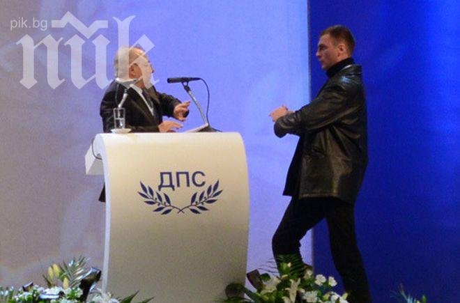 Доган излиза от нелегалност! Връща се триумфално в зала 3 на НДК, където бе нападнат с пистолет в главата