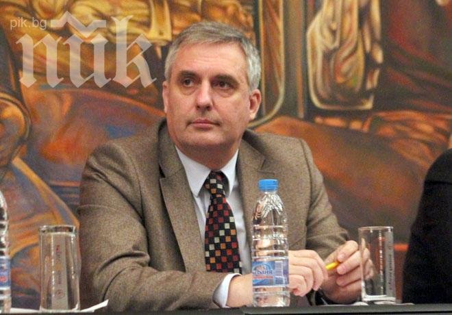 Калфин е притеснен, че Орешарски ще бъде подложен на външен натиск заради Украйна