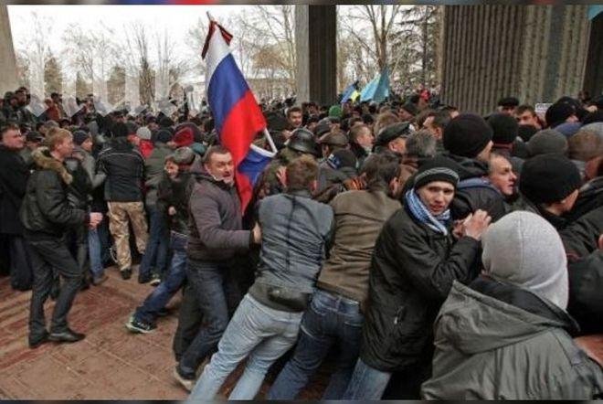 Русофили нападнаха областната управа и в Харков