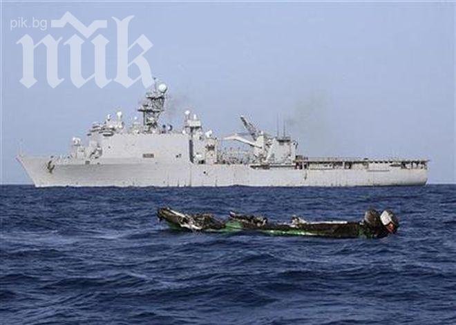 Боен кораб на САЩ спаси бедстващо семейство край Мексико