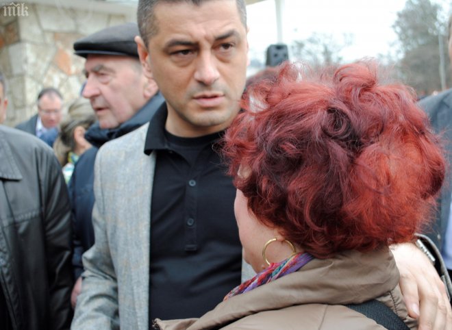 Депутат от БСП: Не е ли популизъм да правиш скъпи обиколки с телевизионен екип и платена публика?