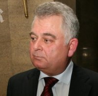 Търсят по камери следи от крадците, обрали ген. Киров