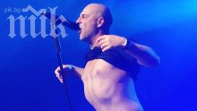 Фенка на Витков заголи цици на концерт (снимка и видео 18+)