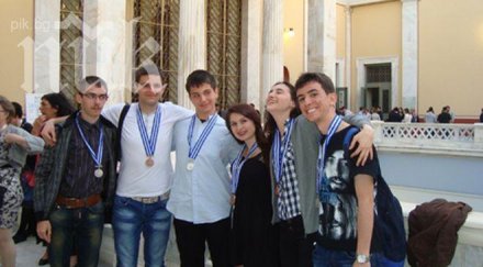 наши ученици взеха сребърни медали европейска научна олимпиада