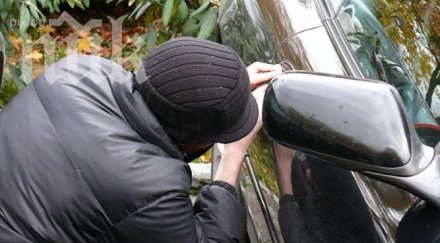 арестуваха автокрадци