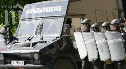 полицията арестува души американски завод истанбул