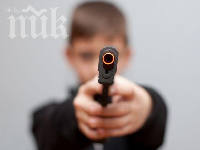 Двама ранени при стрелба в американско училище