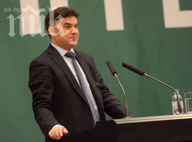Боби Михайлов чака 600 000 долара от ФИФА
