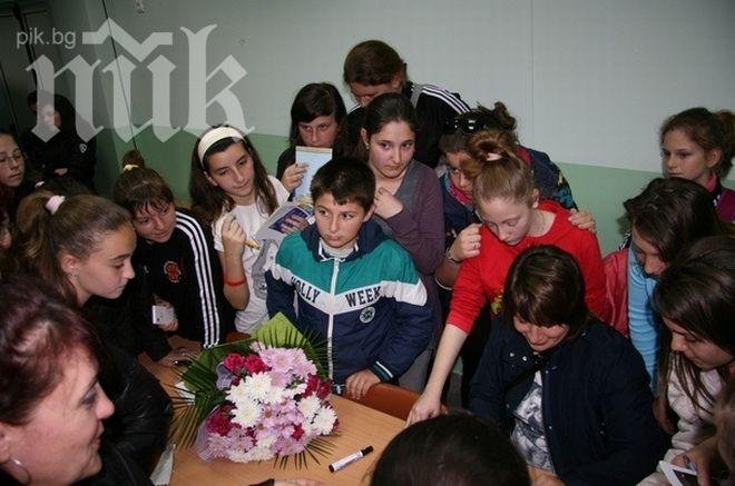 Станка Златева се срещна с ученици от Хуманитарна гимназия