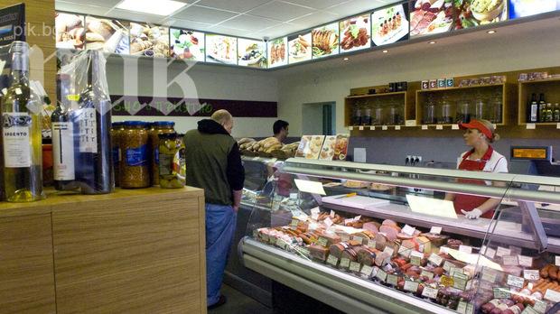 Поредно безумие! Търговци предлагат развалено месо в софийски вериги, собствениците гонят журналисти!