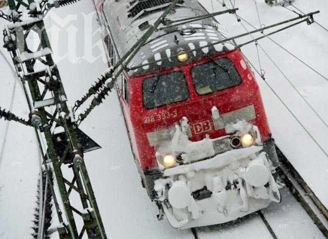 Украинската железница спира предварителната продажба на билети