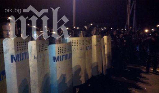 Проруски активисти блокират база на спецчастите Беркут в Харков