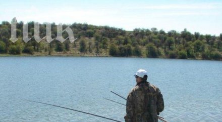 понеделник забраняват любителския риболов