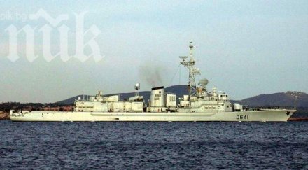 френска фрегата влиза черно море