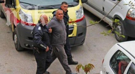 барикадиралият васил остава психиатрия