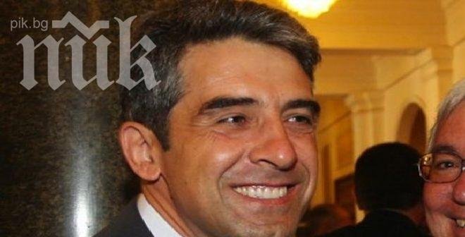 Президентът с холивудска усмивка на безценица