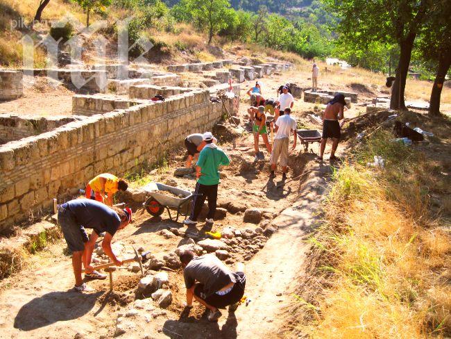 Археолози откриха гроб на тракийска принцеса-войн