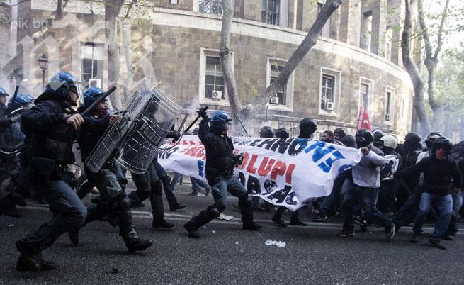 40 ранени след протест, прераснал в улична война в Рим