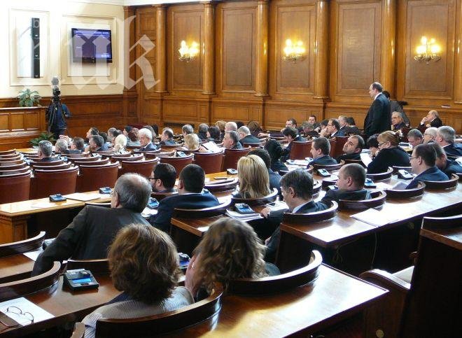 Правителството продължава да отлага реформи, очаква ни критичен доклад от Брюксел