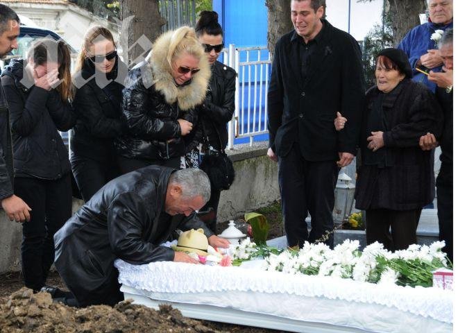 Гневни поморийци: Да утрепем убийцата на Алекс с камъни! 