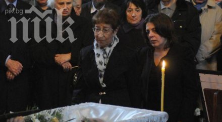 стотици музиканти артисти граждани изпратиха борис карадимчев последния път снимки