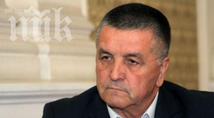 имамов случаят бисеров заметен сензации дрога около герб