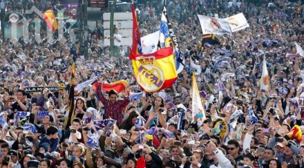 хиляди отпразнуваха купата реал площад сибелес мадрид