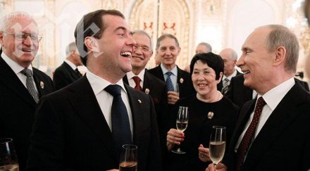 путин медведев вдигнаха заплатите