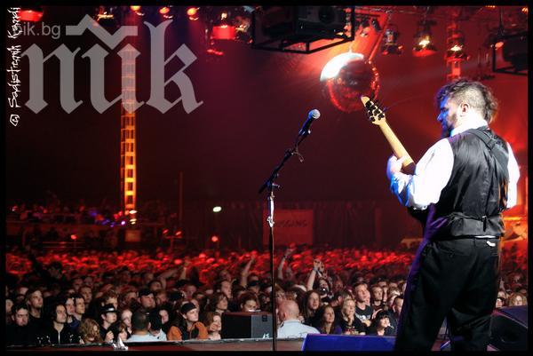 Почина бившият китарист на Корн Шейн Гибсън