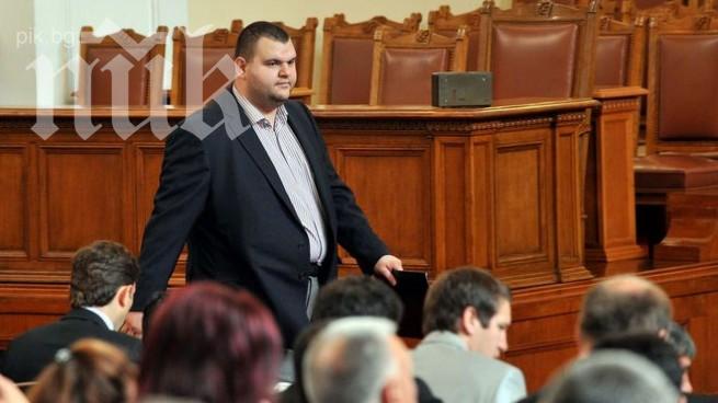 Пеевски води в номинациите за листата на ДПС
