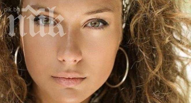 Никол Станкулова върти любов с жена, ходили заедно на Малдивите