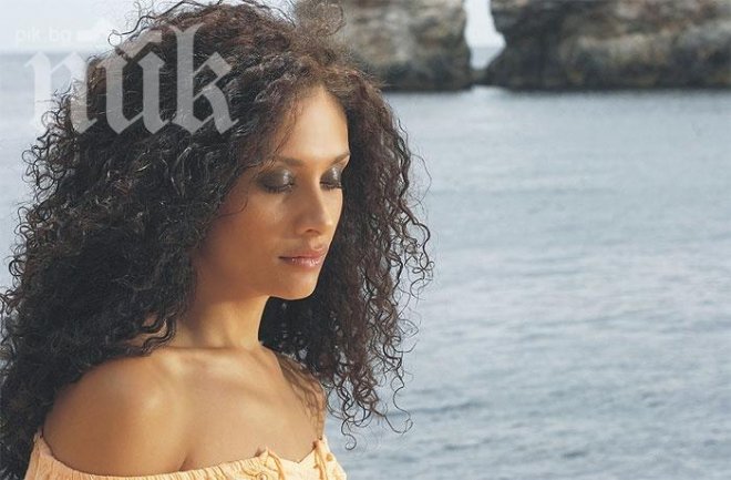 Колега на Мариана Попова изригна: Тя не може да пее, избърсва всичко с г*за си и го хвърля на боклука!