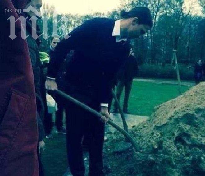 Ибрахимович погреба брат си (снимки + видео)