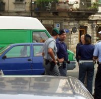 Арестуваха българи в Рим, клонирали банкови карти