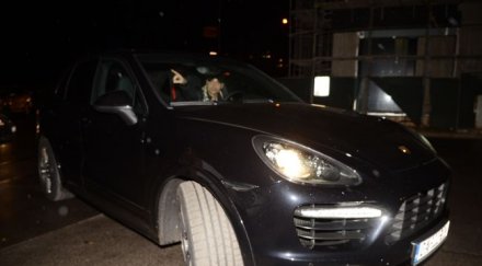 щастливият татко бербатов налита гази джипа