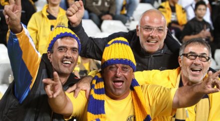 фен анжи стреля пистолет време мач