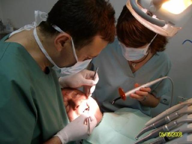 Разбиха главата на зъболекар, заради некачествена пломба