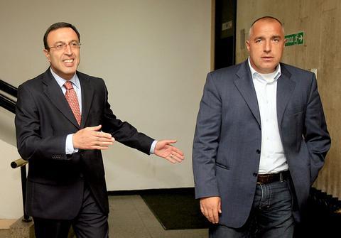 Син бойкот срещу Петър Стоянов, чакат го да се откаже