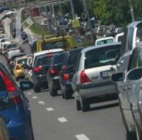 адско задръстване приклещи колите автомагистрала струма