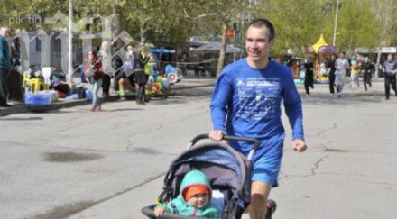 татковци бебета тичаха великденски крос разград