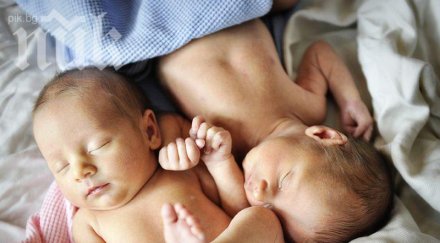 видеото умили милиони близнаци разбират родили правят