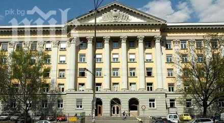 шок ужас труд главният редактор научава продаден докато ражда син остатъци журналисти гочева изтикват летището