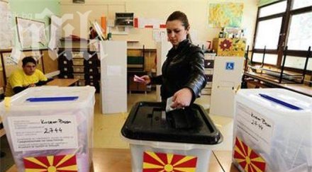 маркират гласуващите македония левия палец десният бил изцапан първия тур