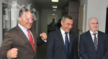 валери симеонов предсрочни избори комунист без бой власт дава