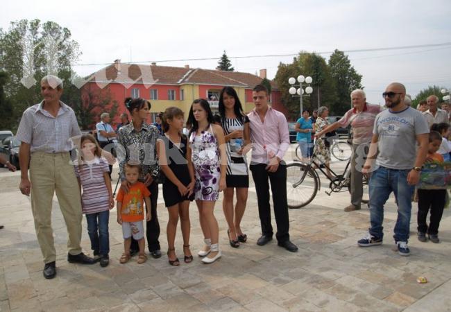 Гонят баща на 6 деца от подарена му къща заради лош морал
