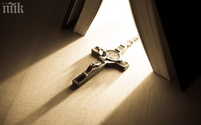 Разпънаха на кръст 9 души във Филипините