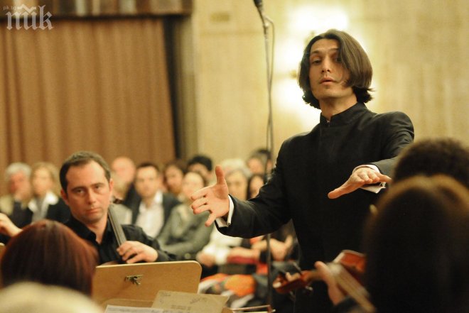 НАСА кръсти астероид на български диригент